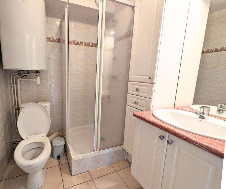 Apartment A 300m - 4 Personnes - Parking Prive