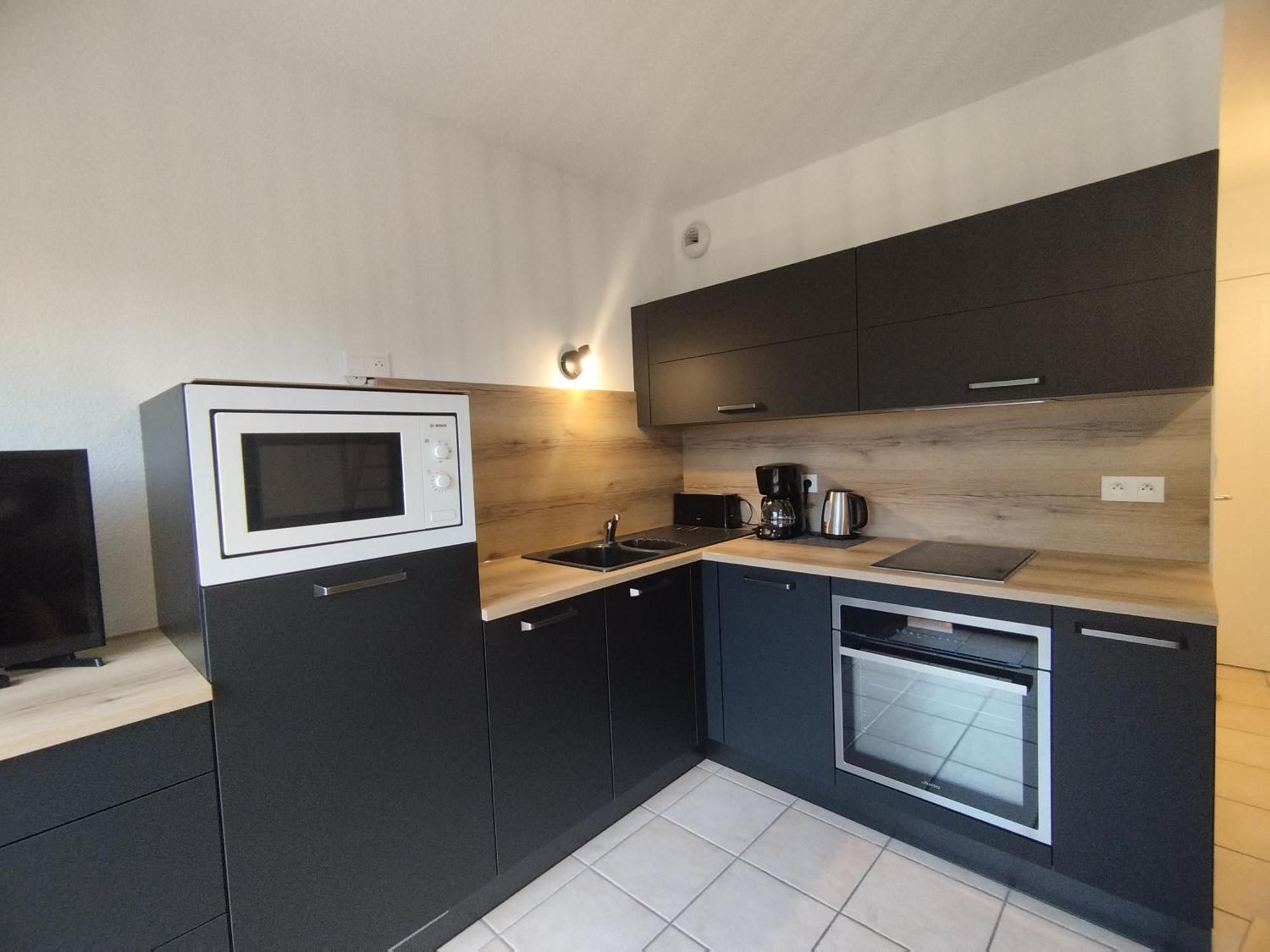 Apartment A 300m - 4 Personnes - Parking Prive